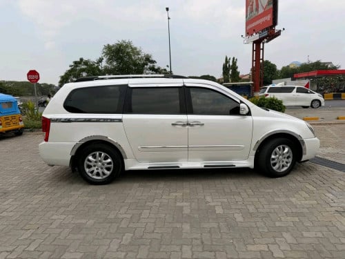 Kia carnival 2013full option