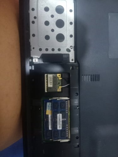 Latop កាត់សាច់