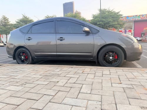 Priuis 07 9950$ ធានាអាគុយ​ និងម៉ាសុីន