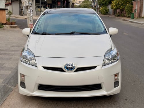 Prius 2010 Option4 solar ក្នុងលឿង 14មុឺនម៉ៃសុីន