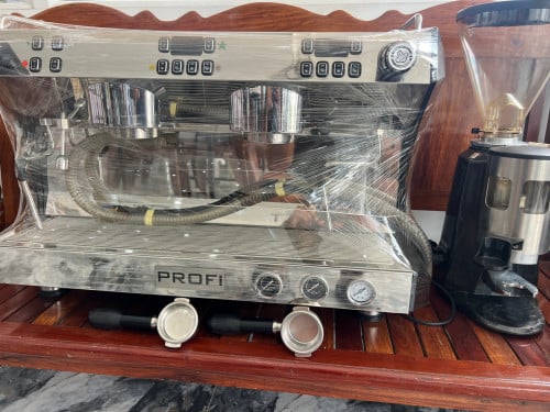 ម៉ាស៉ីនកាហ្វេម៉ាក​ PROFI ដៃ​2  ថែម​ម៉ាស៊ីន​កិន​ និង​ដៃ​ឆុង​មួយ​គូរ​