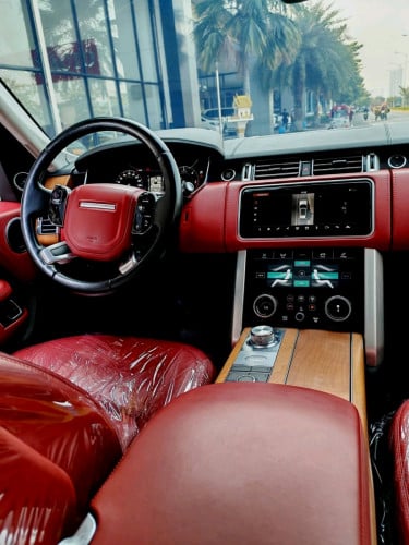 Range Rover Vogue LWB autobiography