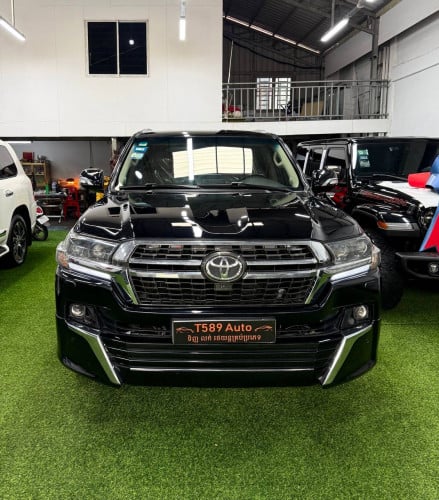 Toyota Land Cruiser V8 2013 ឡេីង​ស៊េរី​ 2021 Full​ ម៉ាស៊ូត​