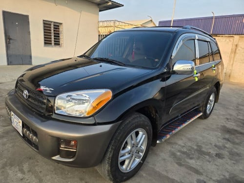 Toyota RAV4 01 ប៉ុង1អត់បុកប៉ះឯកសារគ្រប់