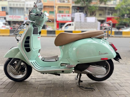 Vespsa GTS. 300cc. 2022. ខ្ចីណាស់ លេខការ៉េ (លេខធ្វេីអស់1809$)