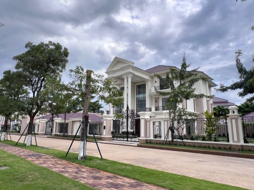 Villa for SALE or RENT! • Location: Borey Peng Huoth60m