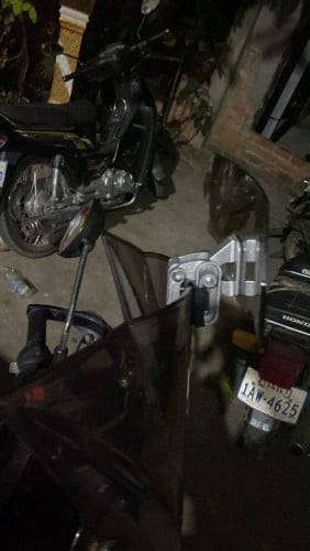 ប្រាំខ្យល់ដាក់ពីលី