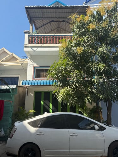 ផ្ទះនៅភ្នំពេញ