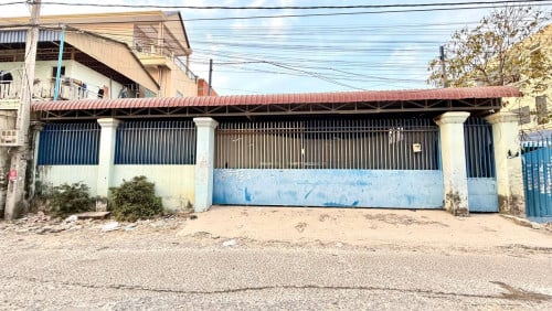 ដីឃ្លាំង ជួល/លក់ បន្ទាន់!