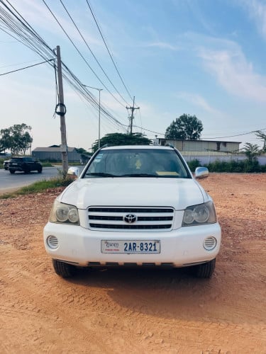 ឡានស្អាត មិនមានបុកប៉ះ