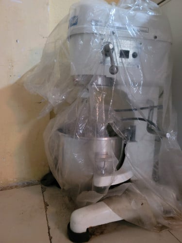 ម៉ាសុីនវៃនំ នៅថ្មី១០០%  មិនដែលបានប្រើ របស់ក្រុមហ០ុន យ៉ាងសុី