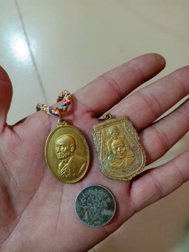 សុខសប្បាយហេងៗនៅមើលឃើញនៅក្នុង