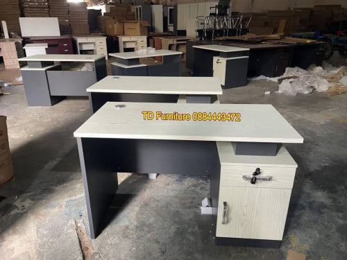 តុការិយាល័យ. 120*60cm