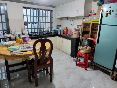 ផ្ទះល្វែង 4.2x16m មុខផ្សារធំចាក់អង្រែក្រោម