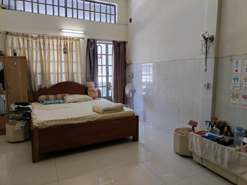 ផ្ទះល្វែង 4.2x16m (ខាងមុខផ្សារចាក់អង្រែក្រោម ផ្លូវ60ម)