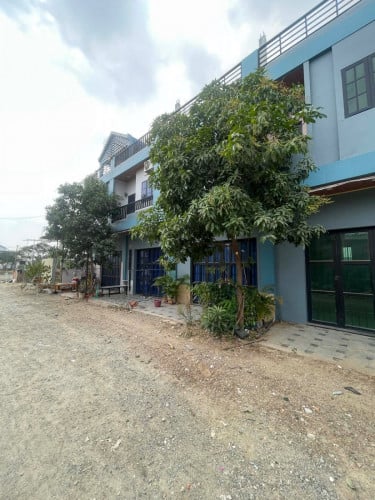 ដីសម្រាប់លក់ 4,5 x 13 ចុះពីផូវ371 មួយនាទីដល់