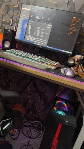 លក់ចោល មិនសូវបានប្រើទេ mouse, keyboard, mouse pad, includes chairs gaming