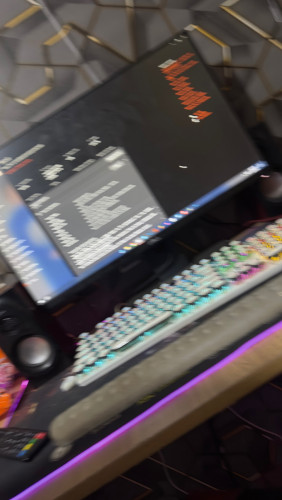 លក់ចោល មិនសូវបានប្រើទេ mouse, keyboard, mouse pad, includes chairs gaming