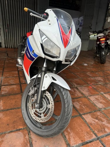 ម៉ូតូជប៉ុន HONDA CBR250R 2016 ក្រដាស់ពន្ធ