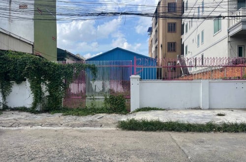 ដីសម្រាប់ជួល ទីតាំងផ្សាដេីមថ្កូវ  | LAND FOR RENT IN PHSAR DAEUM THKOV AREA