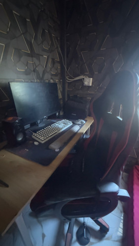 លក់ចោល មិនសូវបានប្រើទេ mouse, keyboard, mouse pad, includes chairs gaming