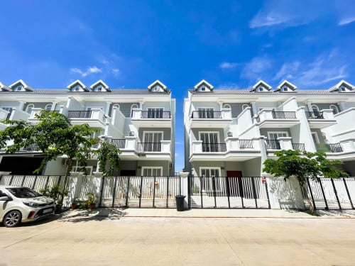 🏡វីឡាកូនកាត់LM លក់បន្ទាន់!!