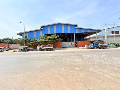 ឃ្លាំងសម្រាប់ជួល នៅចន្លោះផ្លូវឌីប៉ុក និងផ្លូវកប់ស្រូវ - Warehouse For Rent Near DyPok Blvd