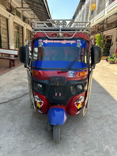 018 មាសុីននៅល្មមប្រេីស្រួលជិះស្រួលបេីកលេងកាងហេីយចង្កៀងកុច LED ហេីយ តម្លៃ 870$ ចចារ (️015699663)