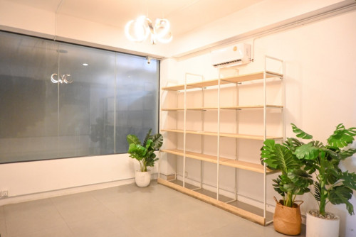 1200$  | Fitted Out Retail Space for Rent