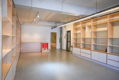 1200$  | Fitted Out Retail Space for Rent