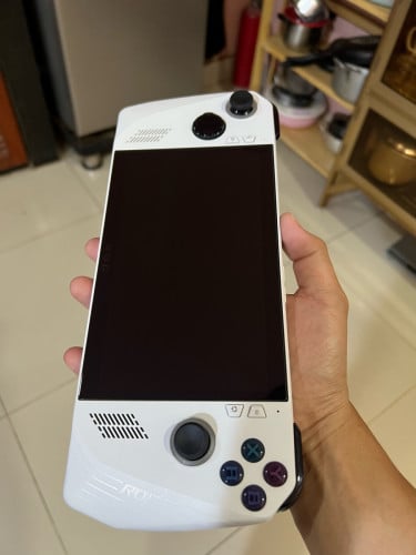 ASUS ROG Ally Z1 Extreme (500GB) មួយទឹកជាមួយប្រអប់