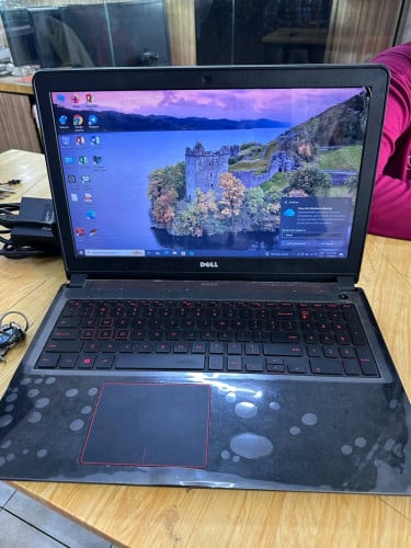 Dell Inspiron 15