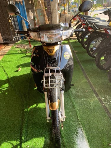 honda dream 024​ មាន​ពន្ធ​ កាតគ្រី​ត្រឹម​ត្រូវ​ ម៉ាស៊ីន​តាន់​ ដៃ​ជេីង​សាណុំ​សុីន​ លក់​1700$