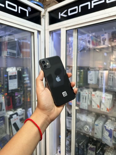 iPhone 11 ពណ៌ខ្មៅ🍏 64GB  LLA Battery 80% 🔋 តួស្អាត 99.99%សំណុំហ្សីន