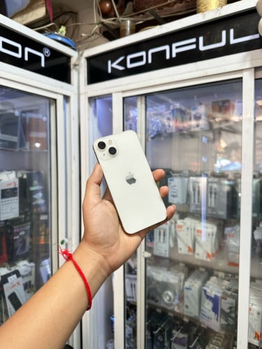 iPhone 13 White 🍏 256GB  CH Sim2 Battery 88% 🔋 តួស្អាត 99% សំណុំហ្សីន