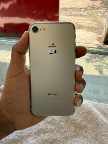IPhone 7G 128GB​ សំបកស្អាត98%​អត់មានជាប់អីទាំងអស់