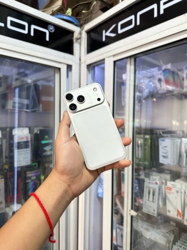 iPhone Xr up 17 🍏 64GB  JA Battery 100% 🔋 តួស្អាត 99.99%   តម្លៃល្អបងៗ