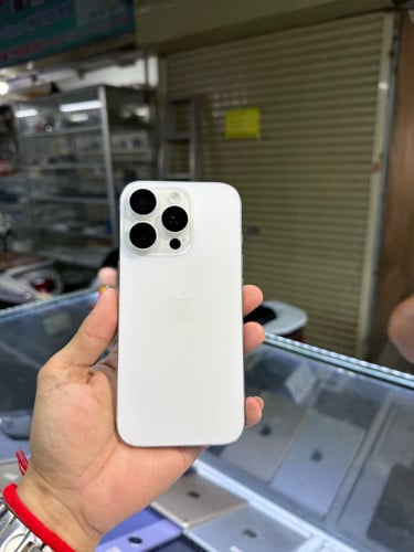 Iphone16pro 128G CH sim2 ម៉ាសុីនអេក្រង់ស្រុីន ថ្ម100% សាកថ្ម21ដង លោតcamera ស្រុីនទាំងអស់