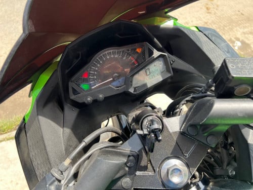ម៉ូតូជប៉ុន Kawasaki Ninja 250cc 2015 ABS ក្រដាសពន្ធ នៅខ្ចីស្អាត