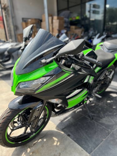 ម៉ូតូជប៉ុន Kawasaki Ninja 250cc 2015 ABS ក្រដាសពន្ធ នៅខ្ចីស្អាត