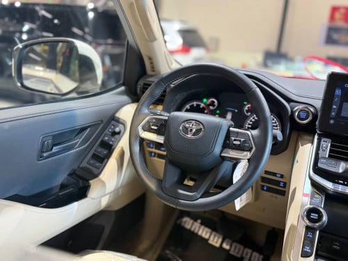 Lc300 2023 GXR up VXR twin turbo ម៉ាស៊ូត ឡានថ្មីខ្លាញ់គោ