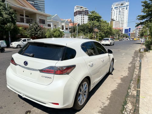 Lexus CT200H 2013