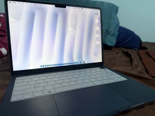 MacBook Air M2 8GB 512GB + mouse magic2
