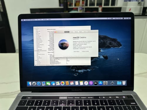MacBook Pro 2019 13inch Core I5 8G of Ram 512G