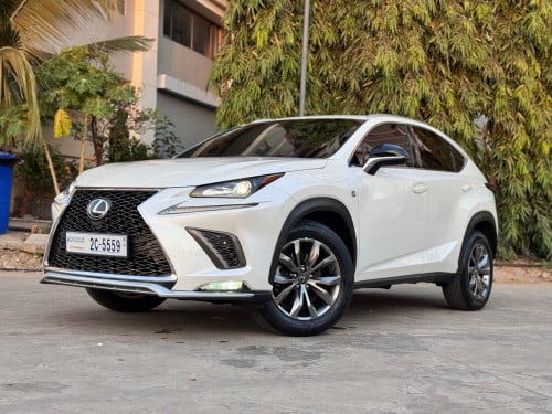 NX . 200t  ឆ្នាំ​ .2015 Fsport . សុីនមួយជុំ