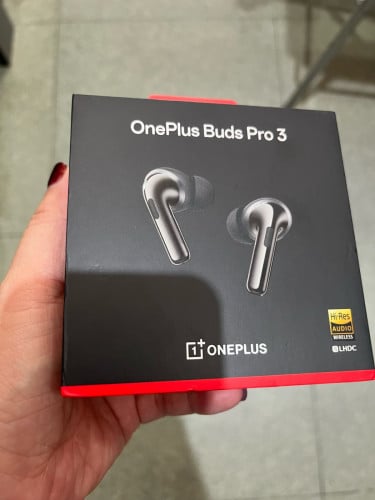 Oneplus buds pro 3 secondhand 99% new , full set with box