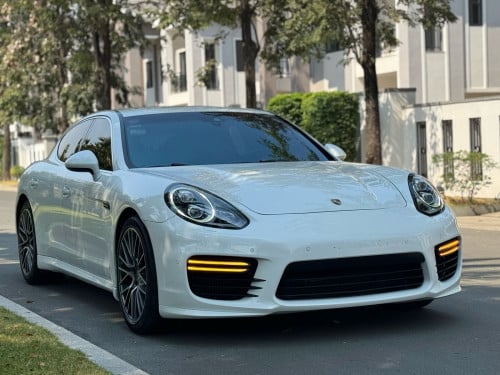 PANAMERA 4S PDK(សាំងសុទ្ធ)