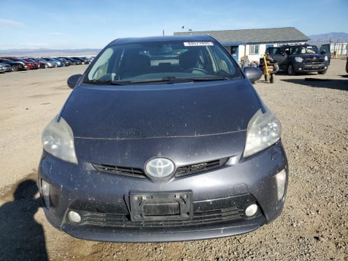 Prius 2013 Advanced Option ដល់ផែ 20-03-26