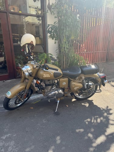 Royal Enfield Classic 500 Dessert Storm