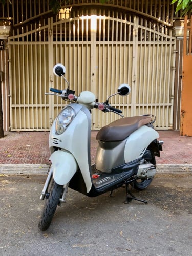 Secondhand motorcycle for sale🛵Cheap price Have ID Card🪪Brand HONDA SCOOPY Year2011 Power110cc💖😍